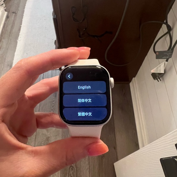 Apple Watch Series 10 with Silver and Blush Colors - Picture 6 of 6